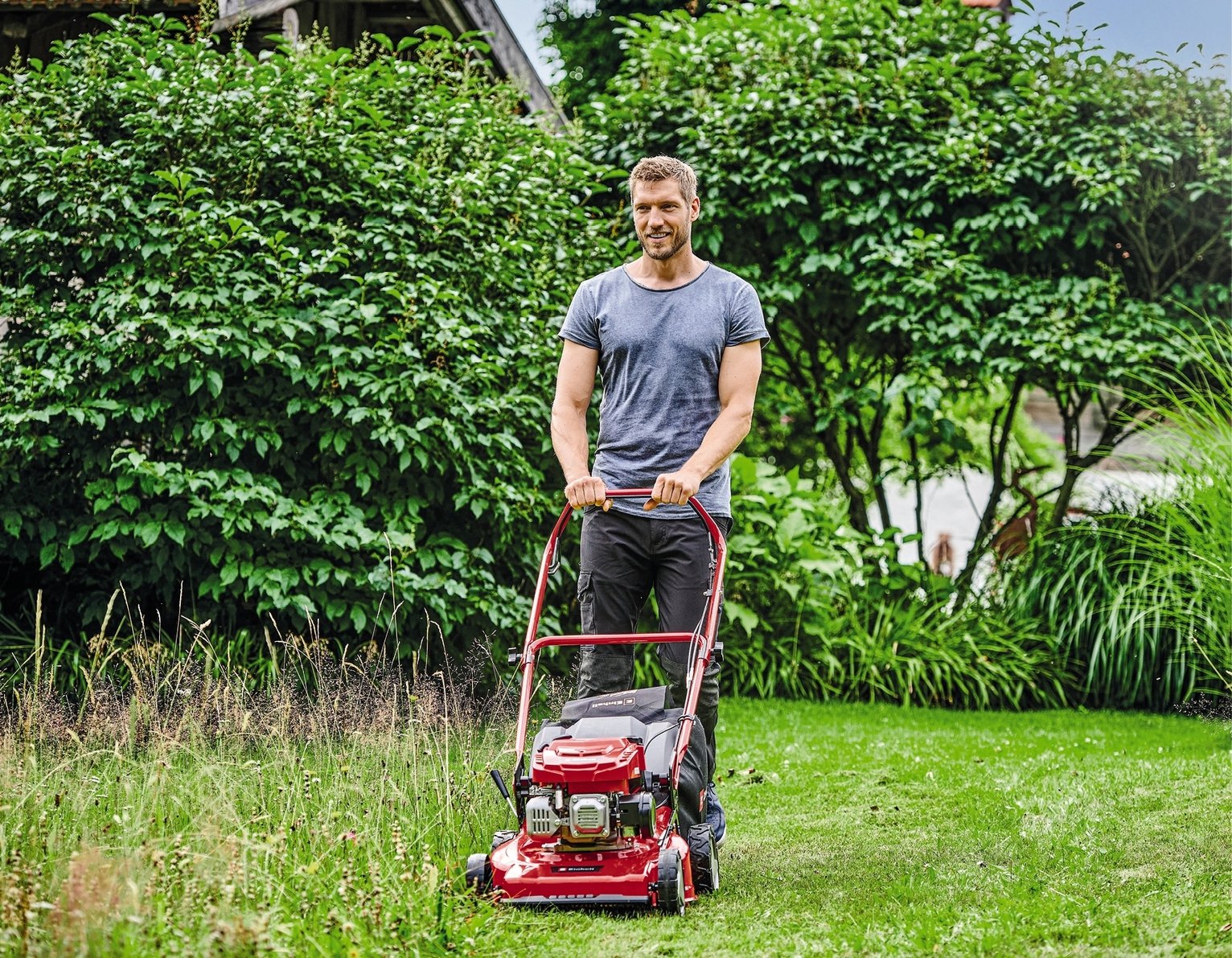 Einhell 46cm Self-Propelled Petrol Lawnmower - 132cc — view 2