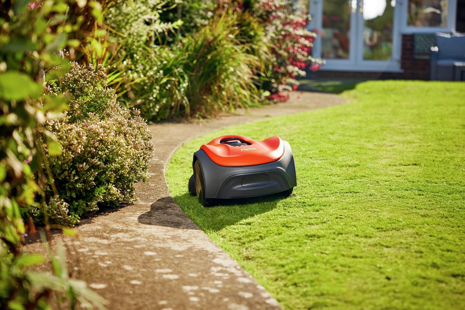 Flymo UltraLife 800 Cordless Robotic Lawnmower - 18V — view 6