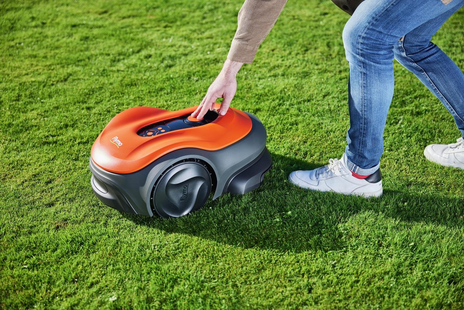 Flymo UltraLife 800 Cordless Robotic Lawnmower - 18V — view 9