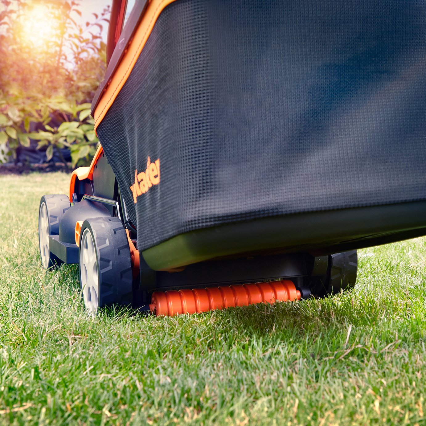 LawnMaster 32cm Cordless Rotary Lawnmower - 24V — view 3