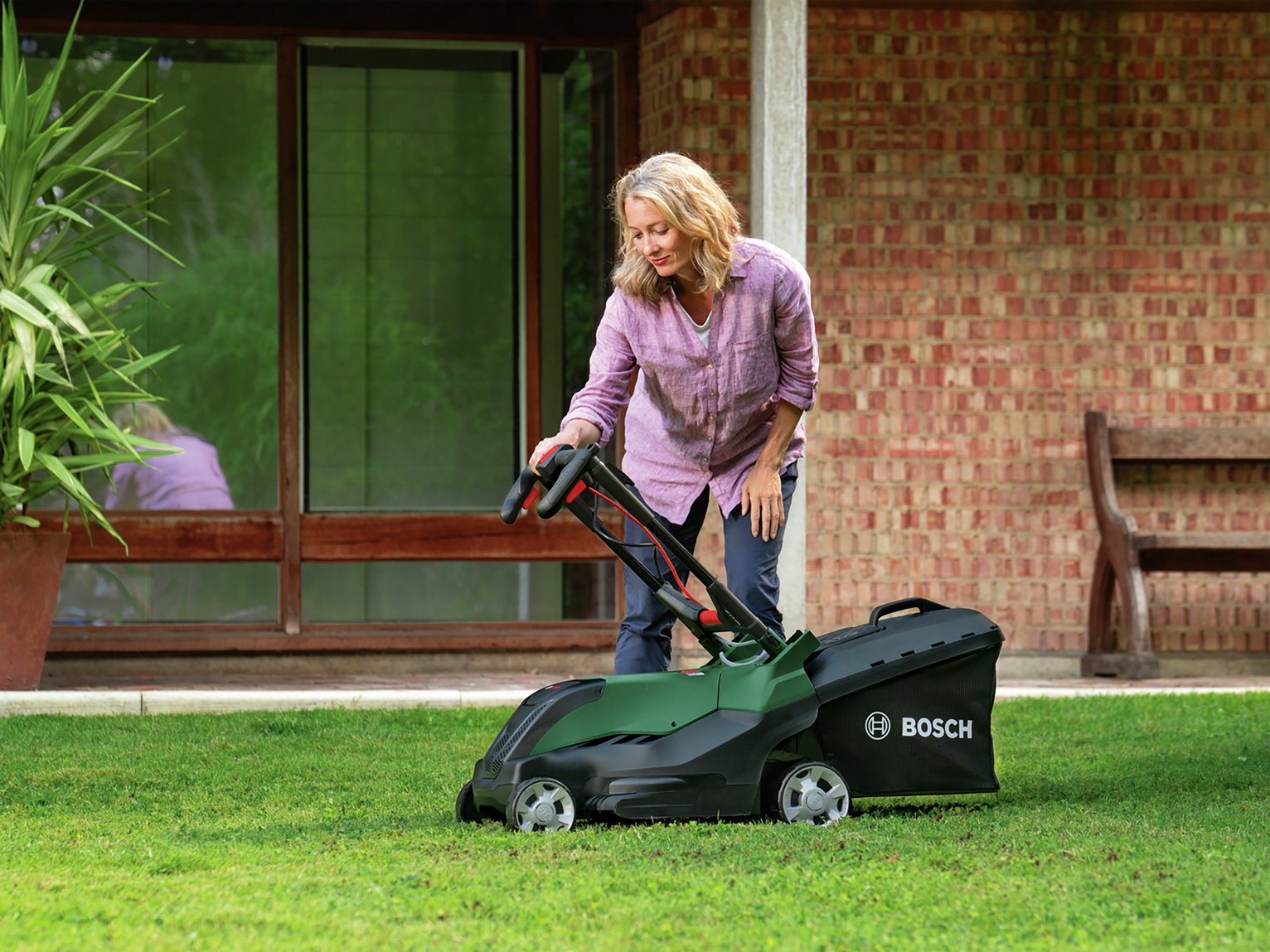 Bosch 44cm Corded Rotary Lawnmower - 1800W — view 7