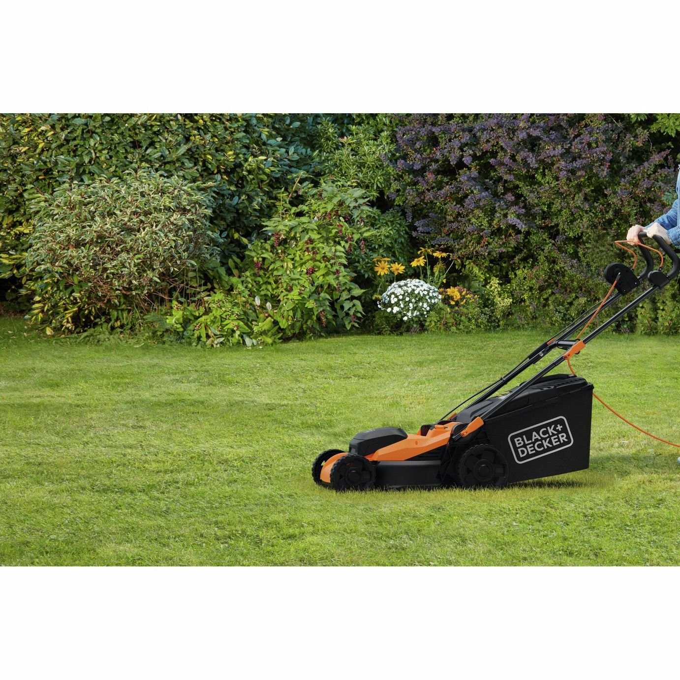 Black+Decker BEMWP400-GB 40cm Corded Rotary Lawnmower -1800W — view 6