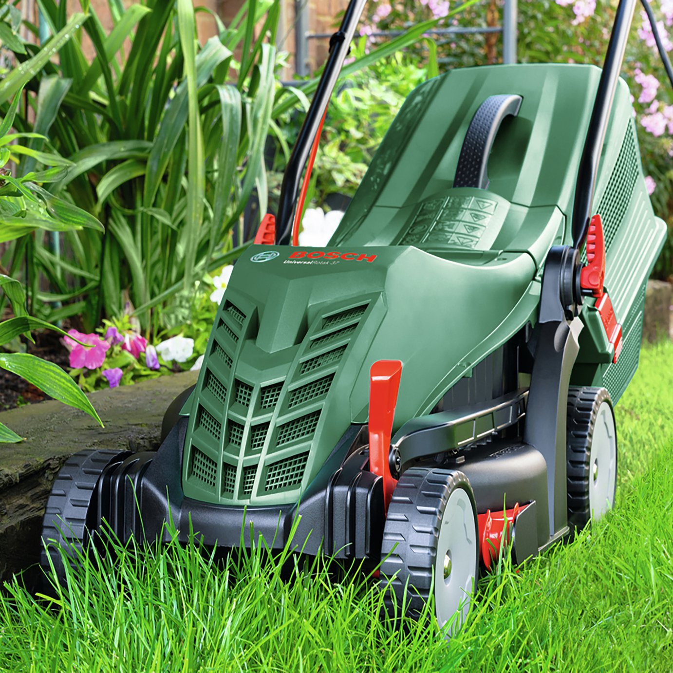 Bosch UniversalRotak 37cm Corded Lawnmower — view 5