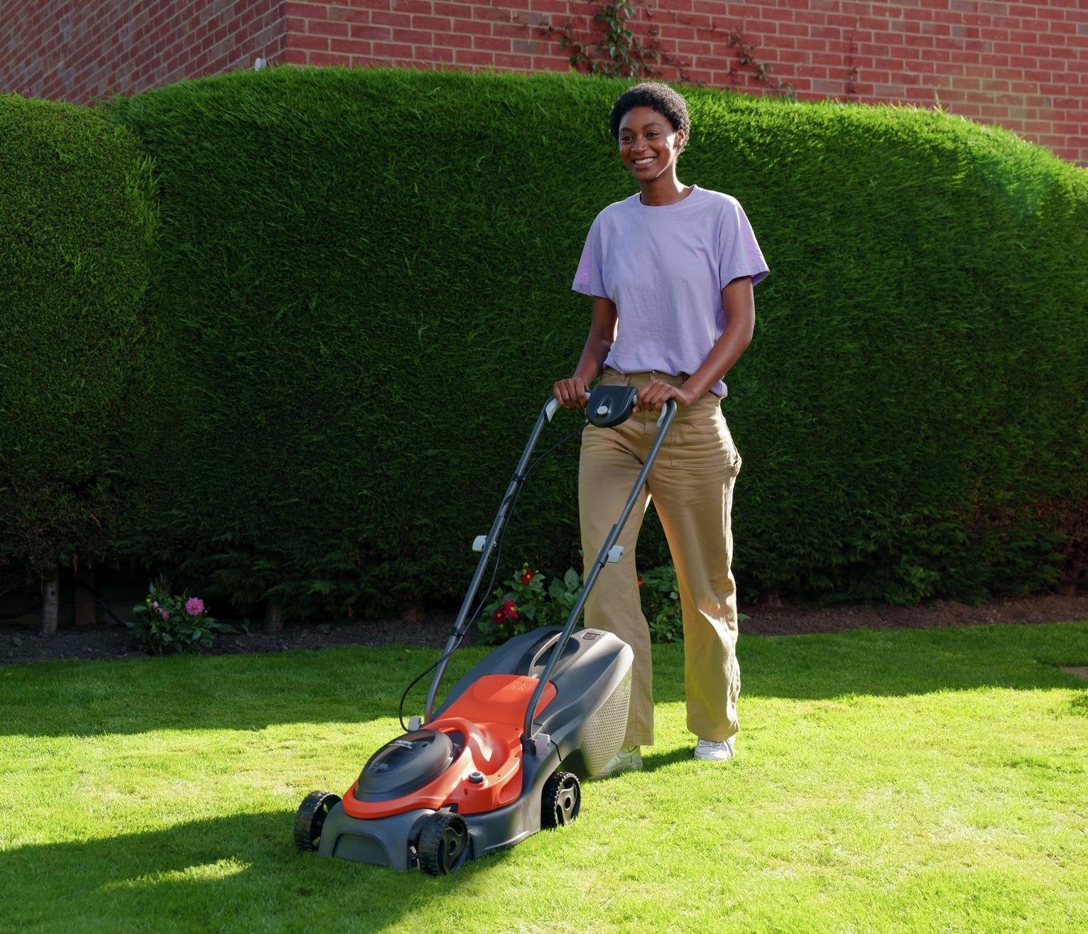 Flymo SimpliMow 320 32cm Cordless Wheeled Lawnmower - 18V — view 8