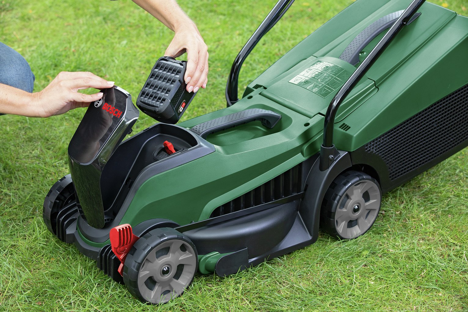 Bosch 32cm Electric Cordless Rotary Lawnmover - 18V — view 3