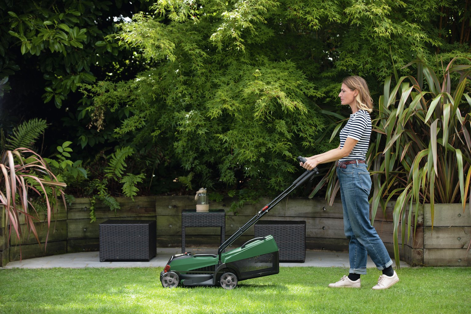 Bosch 32cm Electric Cordless Rotary Lawnmover - 18V — view 5