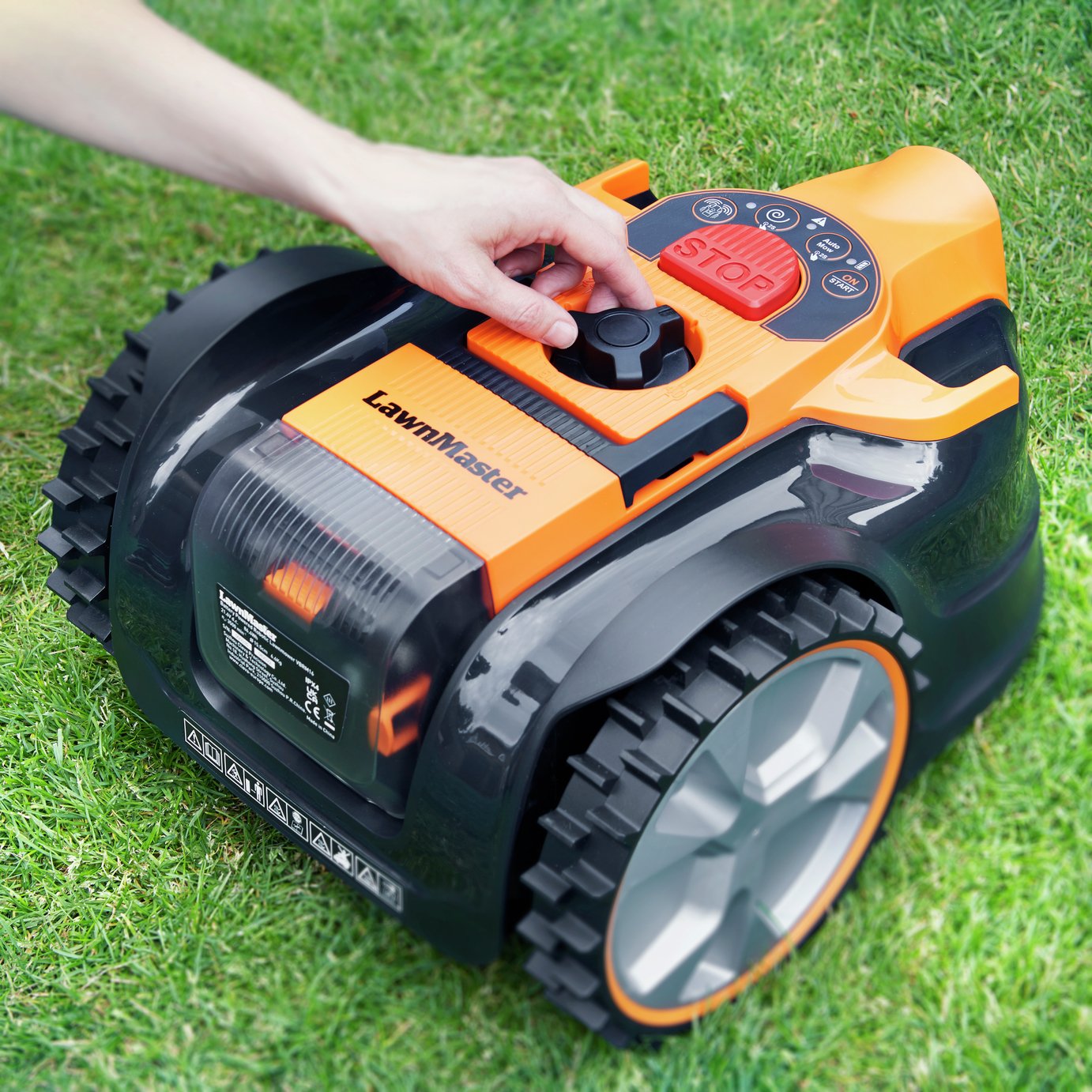 LawnMaster OcuMow 16cm Drop and Mow Cordless Robotic Lawnmower - 24V — view 11