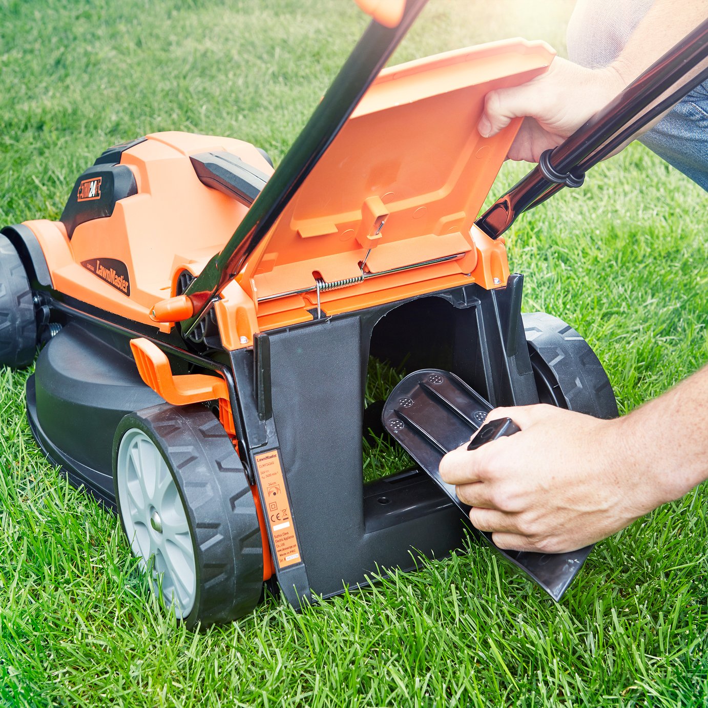 LawnMaster 34cm Cordless Rotary Lawnmower - 24V — view 5
