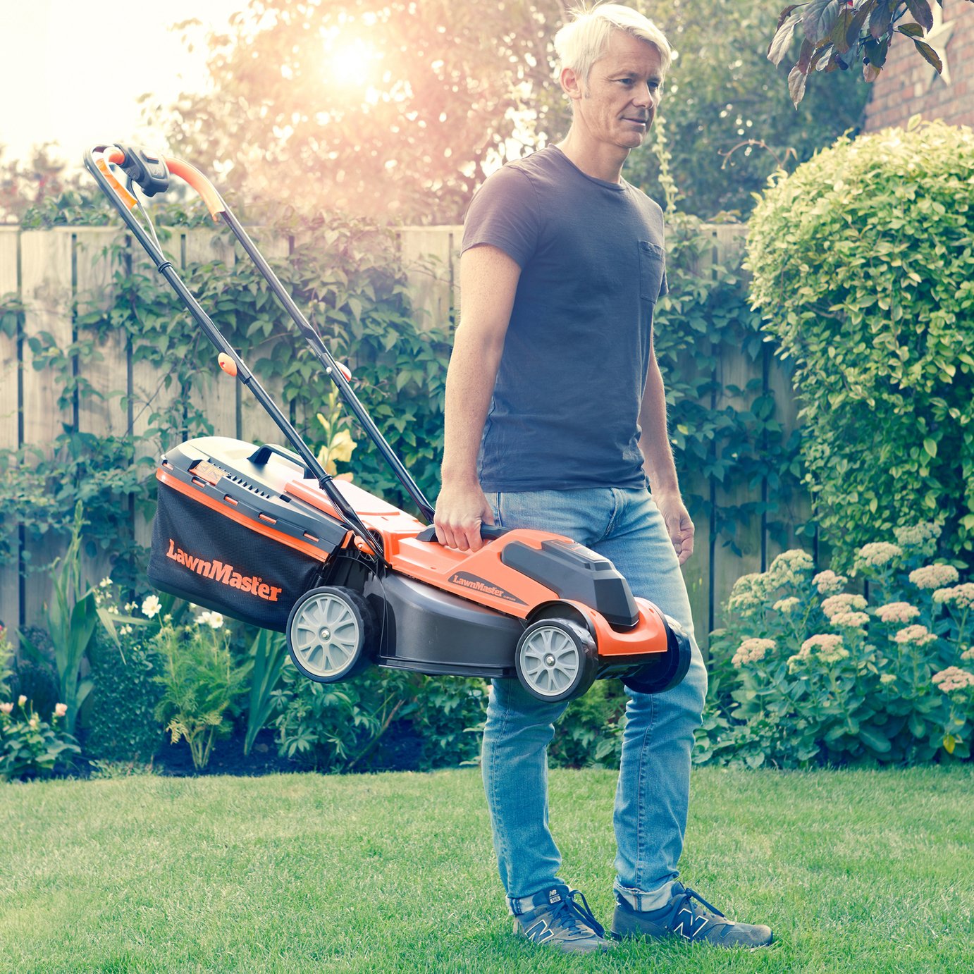 LawnMaster 34cm Cordless Rotary Lawnmower - 24V — view 8