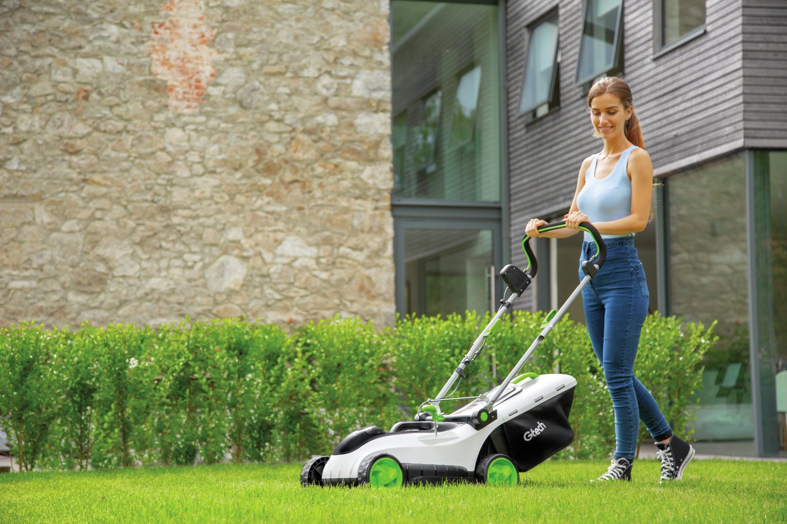 Gtech 42cm CLM50 Cordless Electric Rotary Lawnmover - 48V — view 2
