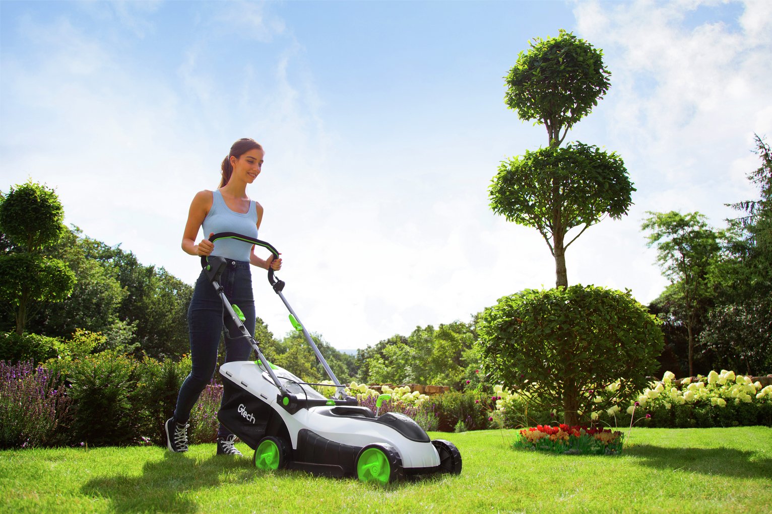 Gtech 42cm CLM50 Cordless Electric Rotary Lawnmover - 48V — view 4