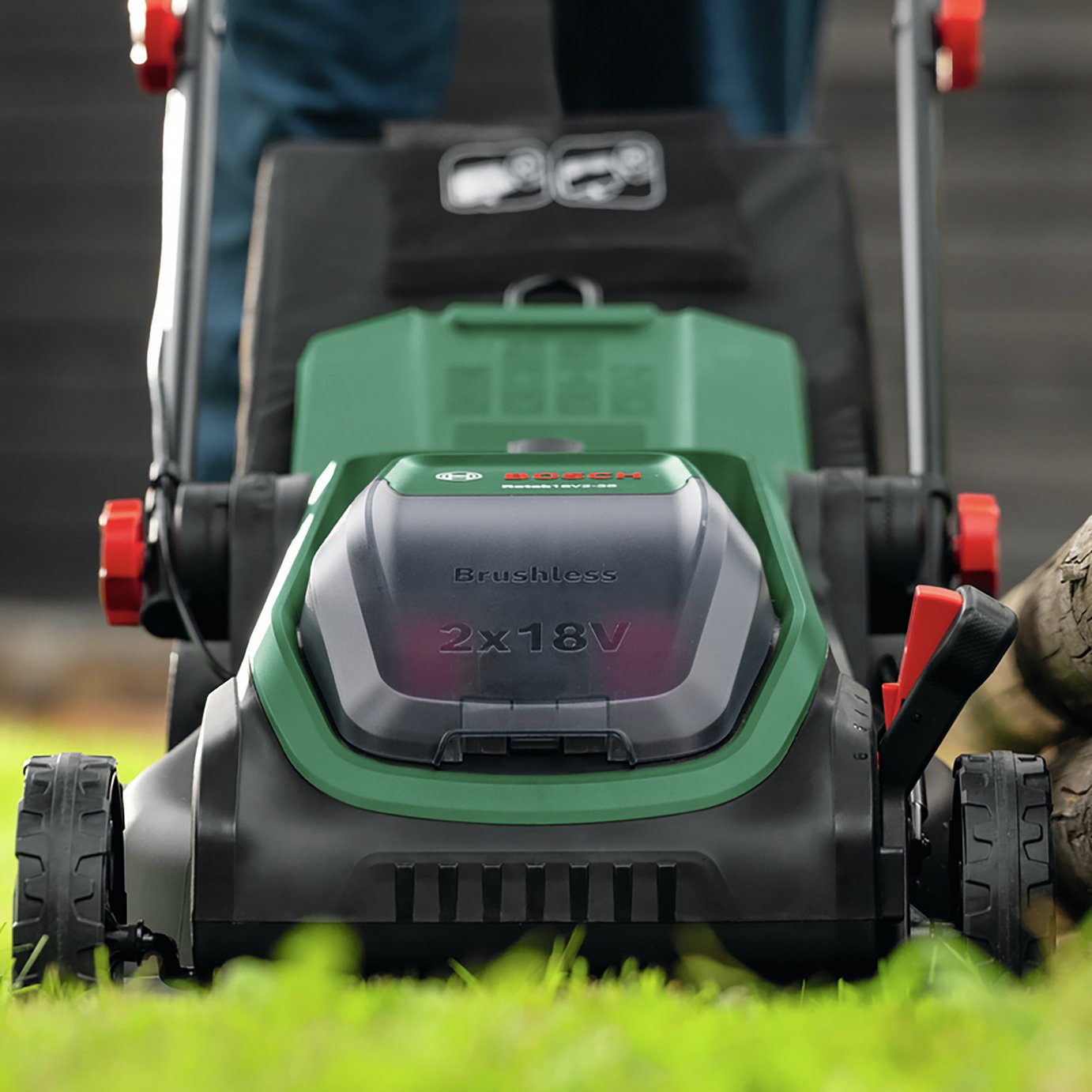 Bosch Rotak 38cm Electric Cordless Rotary Lawnmower - 36V — view 10