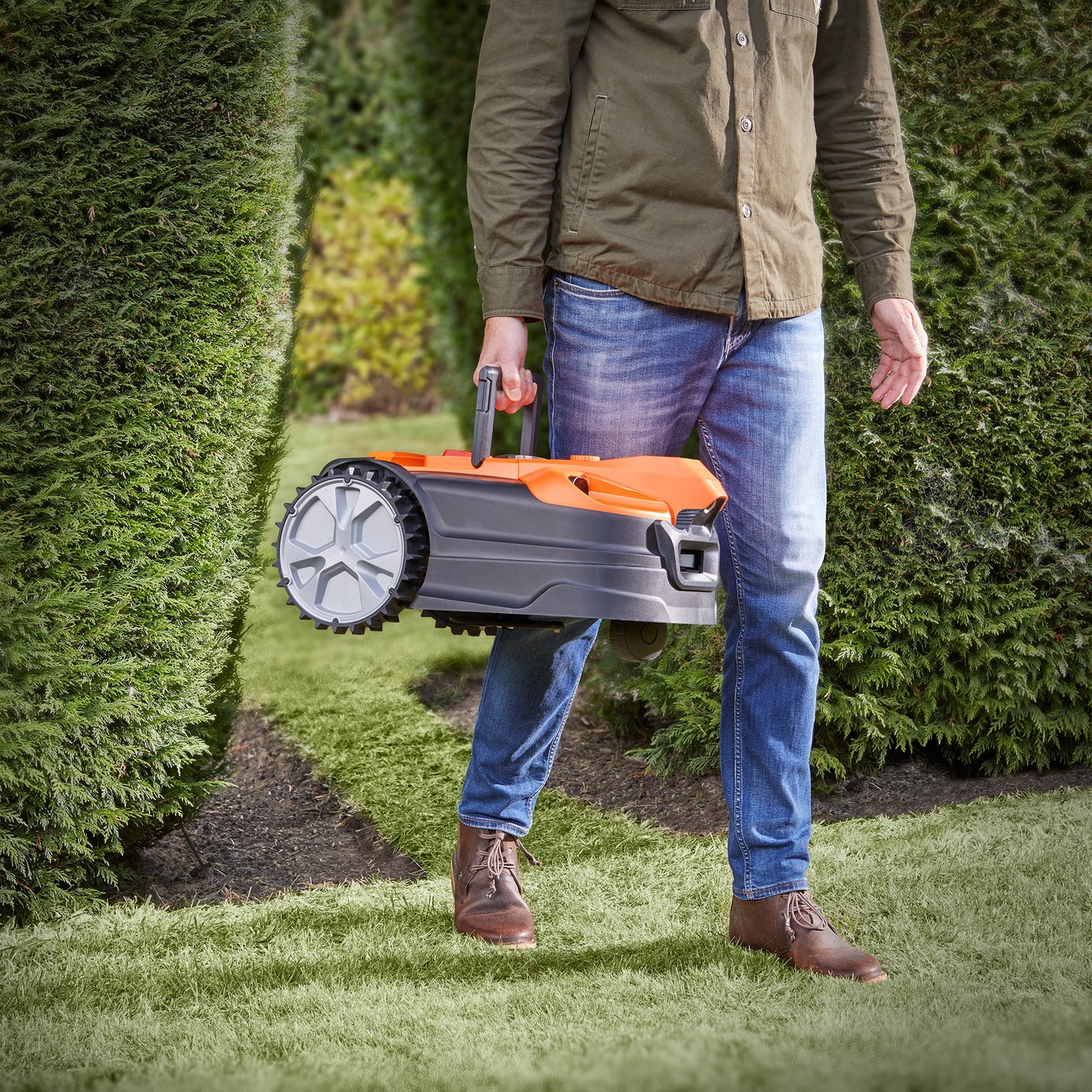 LawnMaster OcuMow 18cm Robotic Lawnmower with Docking Station - 24V — view 8