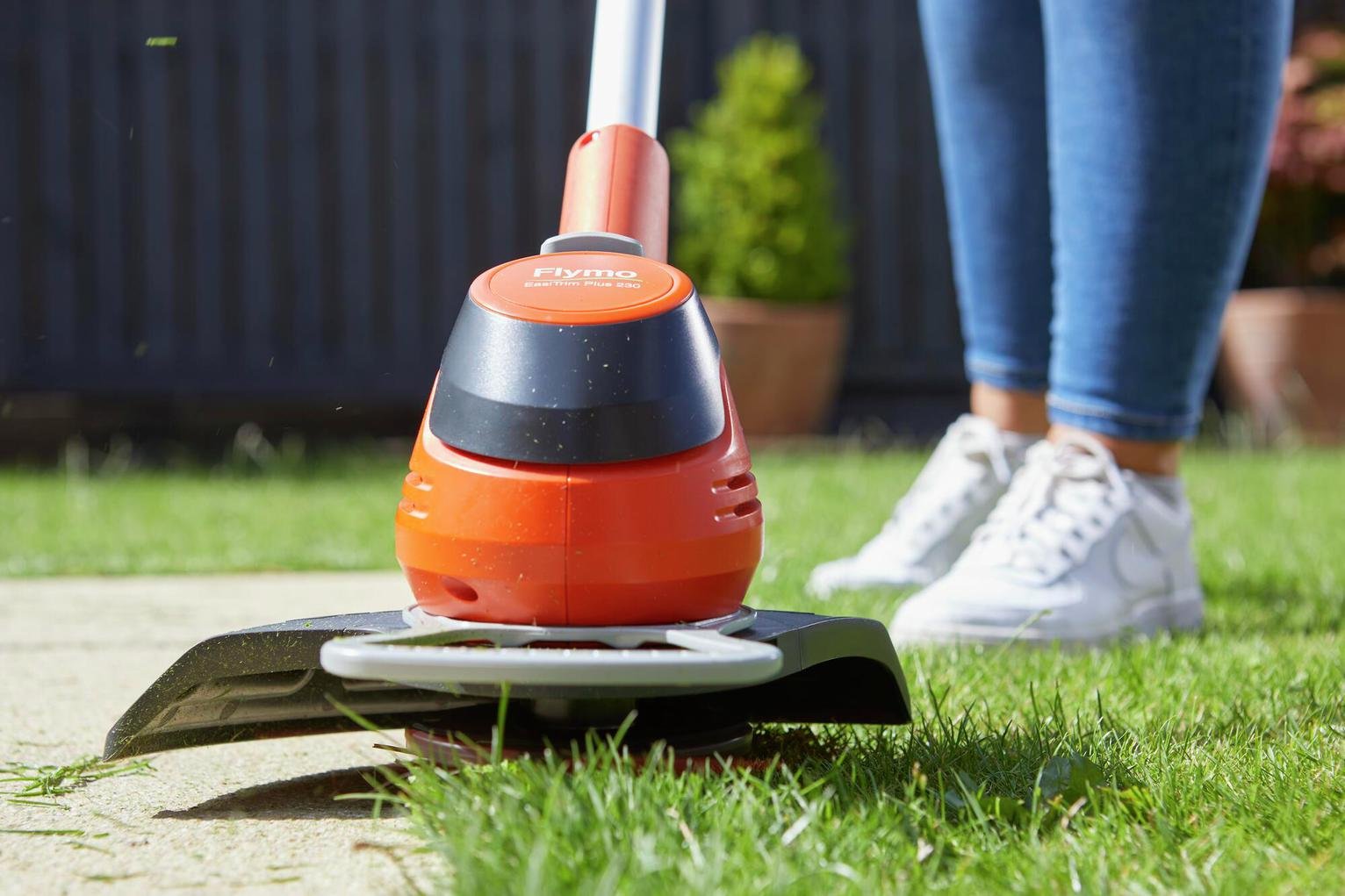 Flymo EasiTrim Plus 230 23cm Cordless Grass Trimmer - 18V — view 9