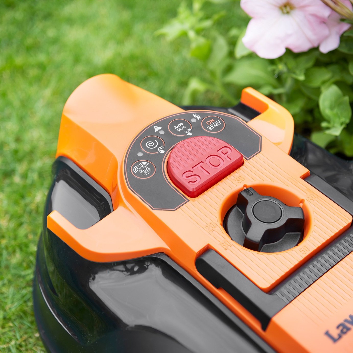 LawnMaster OcuMow 16cm Robotic Lawnmower with Spare Battery and Trimmer - 24V — view 10