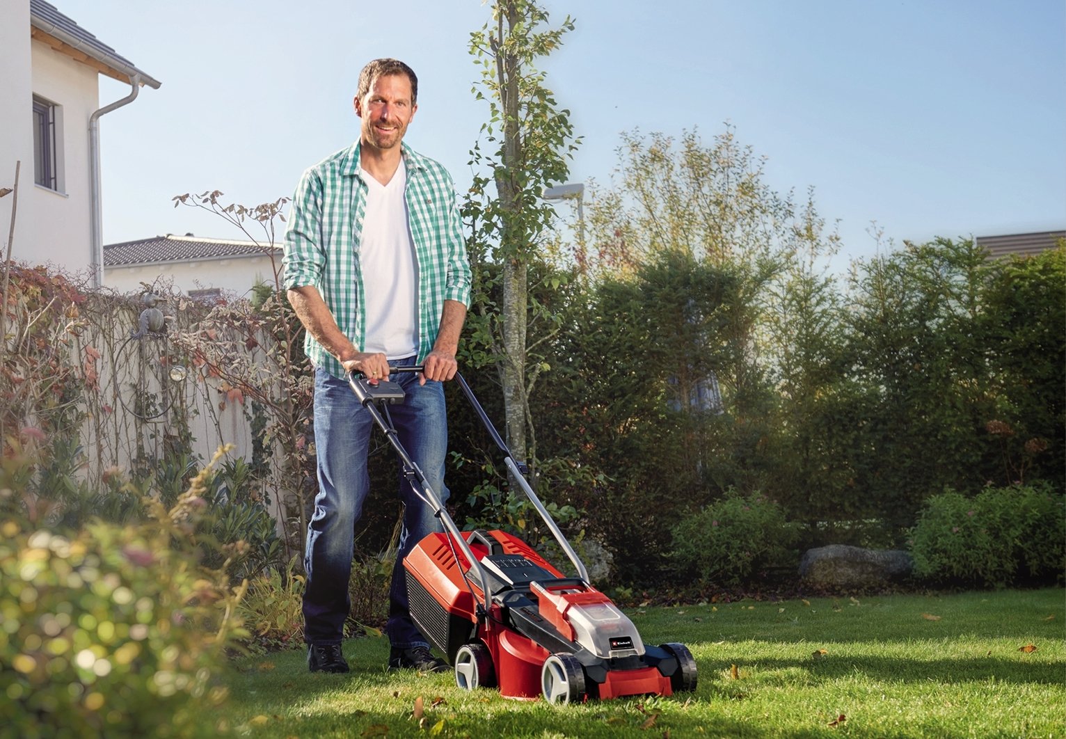 Einhell 30cm Cordless Rotary Lawnmower - 18V — view 2