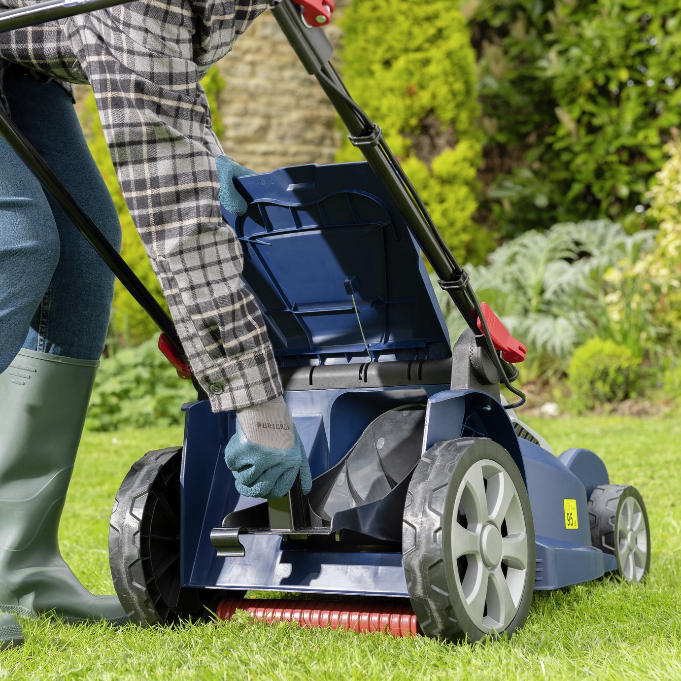 Spear & Jackson 40cm Cordless Rotary Lawnmower - 36V — view 10