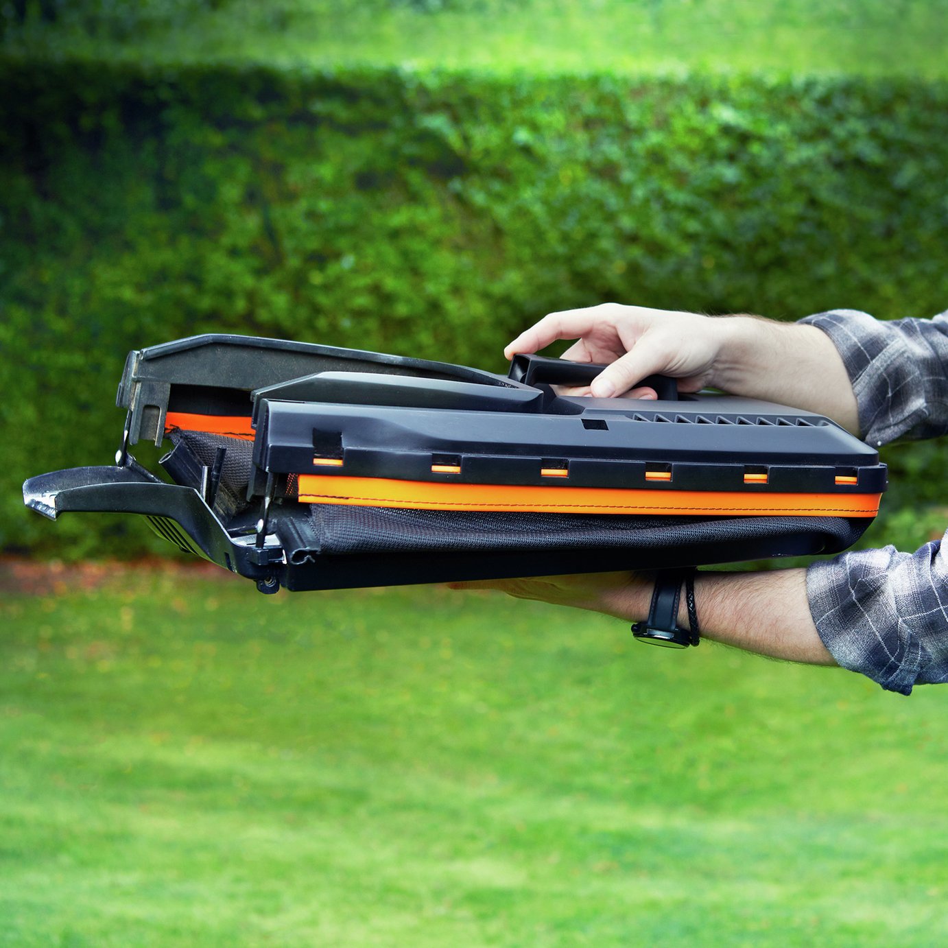 LawnMaster 46cm Cordless Rotary Lawnmower with 1 Set of Batteries - 48V — view 12