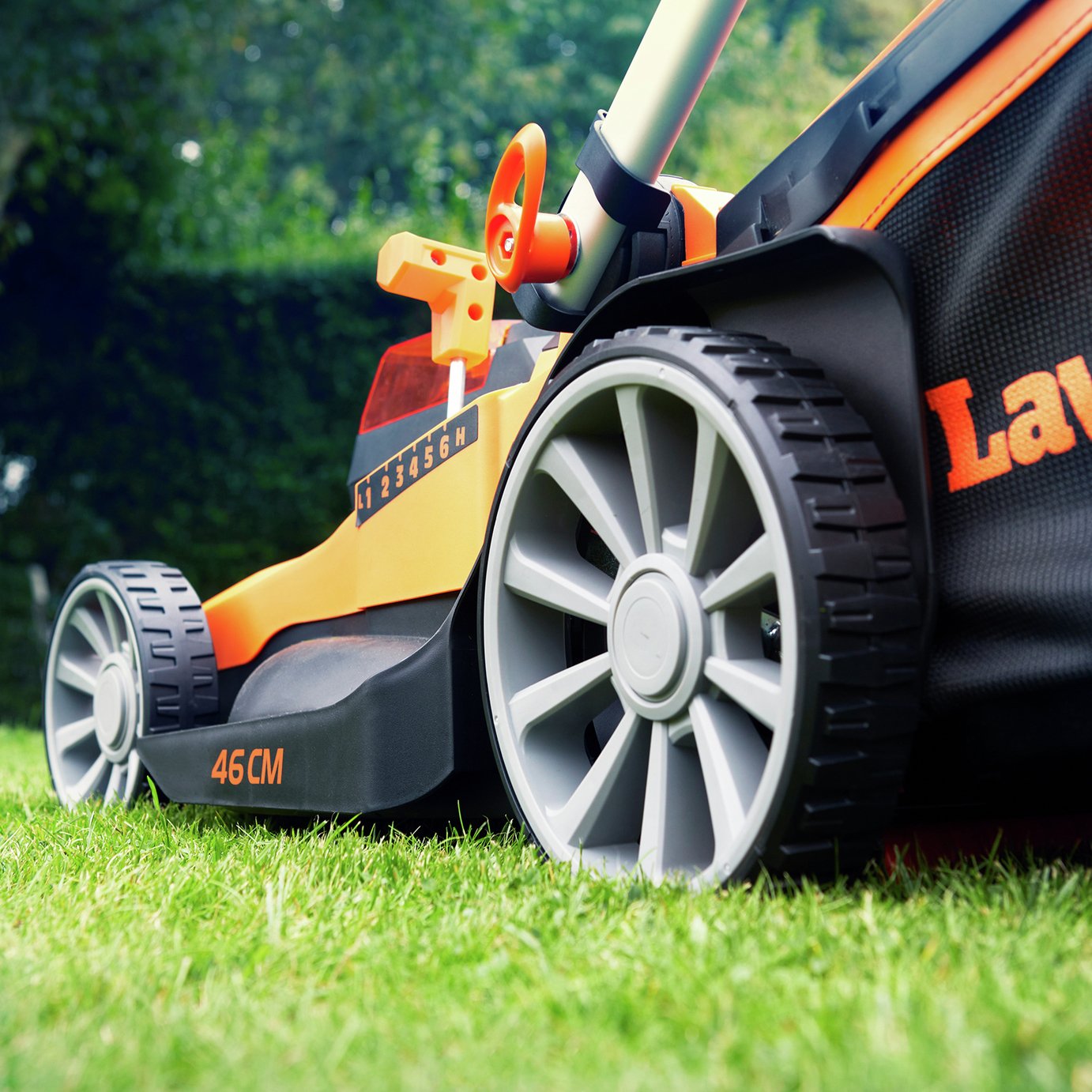 LawnMaster 46cm Cordless Rotary Lawnmower with 1 Set of Batteries - 48V — view 7