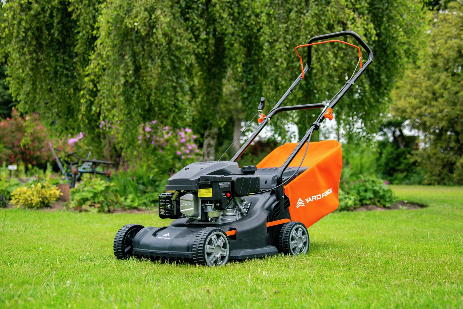 Yard Force 40cm Push Petrol Lawnmower - 127cc — view 8